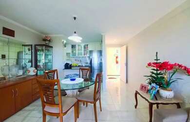 Imagem: O apartamento possui 3 Dormitórios, 2 Banheiros, 2 Vagas na