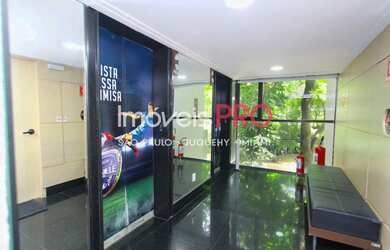 Imagem: O depósito à venda possui 5 Vagas na garagem e 386m² de Área