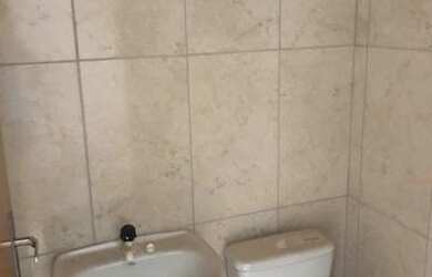 Imagem: A casa possui 2 Dormitórios, 2 Vagas na garagem e está localizado