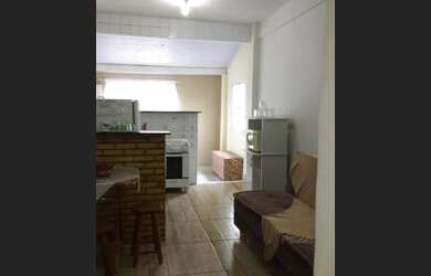 Imagem: A casa possui 1 Dormitório, 1 Vaga na garagem e está localizado