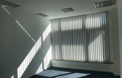 Imagem: O depósito possui 1 Vaga na garagem, 34m² de Área e está