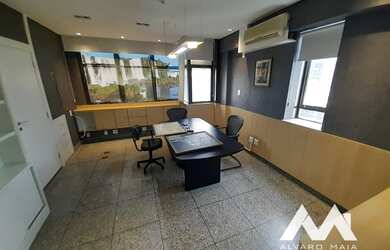 Imagem: O depósito possui 1 Vaga na garagem, 55m² de Área e está