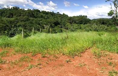 Imagem: O terreno possui 1.000m² de Área e está localizado em Centro