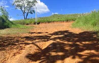 Imagem: O terreno possui 1.000m² de Área e está localizado em Centro