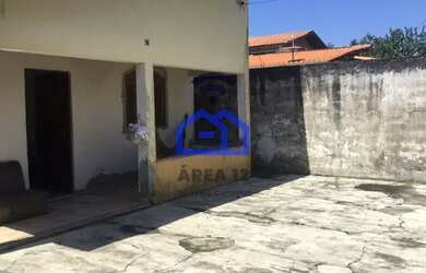 Imagem: A casa possui 2 Dormitórios, 1 Banheiro, 4 Vagas na garagem