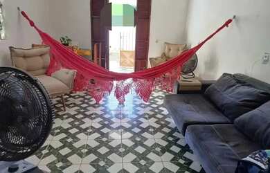 Imagem: A casa possui 2 Dormitórios, 1 Banheiro, 1 Vaga na garagem