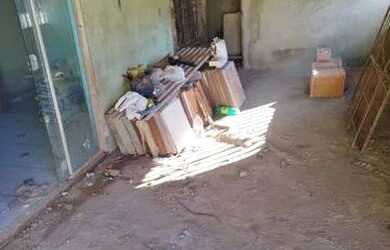 Imagem: A casa possui 4 Dormitórios, 2 Banheiros, 2 Vagas na garagem