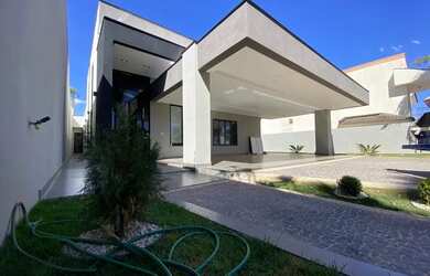 Imagem: A casa em condomínio possui 4 Dormitórios, 5 Banheiros, 5