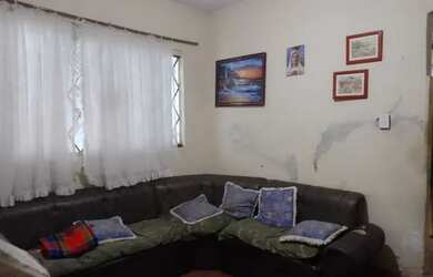 Imagem: A casa possui 2 Dormitórios, 1 Banheiro, 64m² de Área e