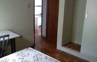 Imagem: A casa possui 5 Dormitórios, 2 Banheiros, 3 Vagas na garagem