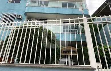 Imagem: O apartamento possui 3 Dormitórios, 1 Banheiro, 1 Vaga na garagem