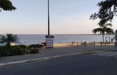 Imagem: A casa possui 1 Dormitório, 1 Banheiro, 5 Vagas na garagem