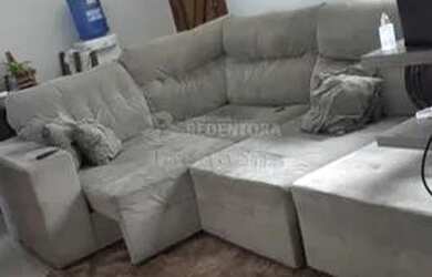 Imagem: O apartamento possui 3 Dormitórios, 2 Banheiros, 1 Vaga na