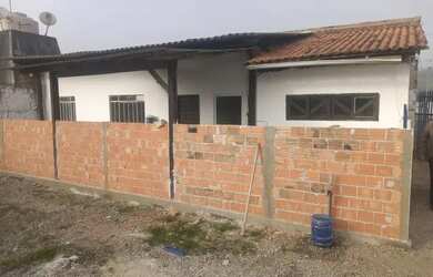 Imagem: A casa possui 2 Dormitórios, 1 Banheiro e 60000m² de Área