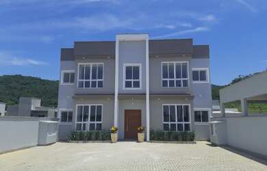 Imagem: O apartamento possui 2 Dormitórios, 1 Banheiro, 2 Vagas na