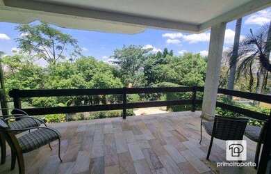 Imagem: A casa em condomínio possui 4 Dormitórios, 4 Banheiros, 2