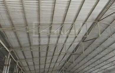 Imagem: O depósito possui 2400m² de Área e está localizado em Distrito