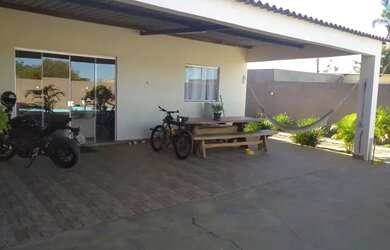 Imagem: A casa em condomínio possui 3 Dormitórios, 2 Banheiros, 5