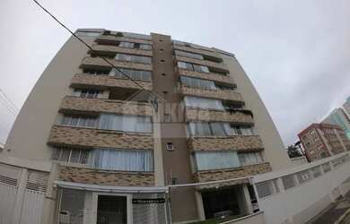 Imagem: O apartamento possui 3 Dormitórios, 1 Banheiro, 1 Vaga na garagem