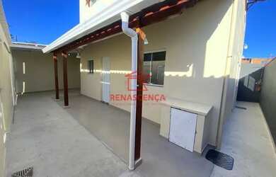 Imagem: A casa possui 2 Dormitórios, 2 Banheiros, 1 Vaga na garagem