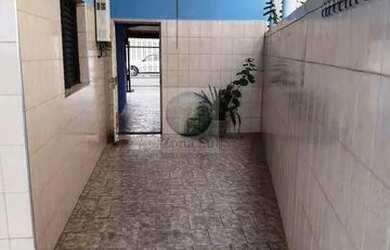 Imagem: A casa possui 3 Dormitórios, 2 Banheiros, 4 Vagas na garagem