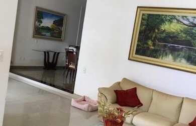 Imagem: A casa em condomínio possui 5 Dormitórios, 5 Banheiros, 5