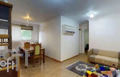 Imagem: O apartamento possui 2 Dormitórios, 1 Banheiro, 1 Vaga na garagem