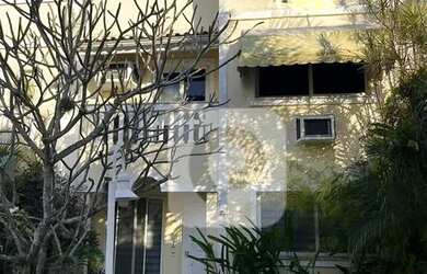 Imagem: O apartamento possui 4 Dormitórios, 5 Banheiros, 2 Vagas na