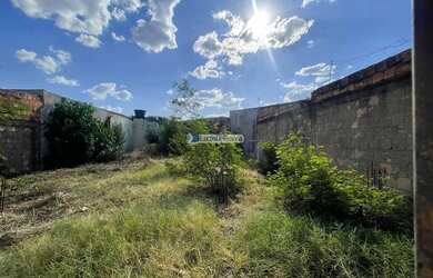 Imagem: O terreno possui 180-0m² de Área e está localizado em Setor