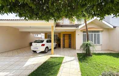 Imagem: A casa em condomínio possui 2 Dormitórios, 3 Banheiros, 2