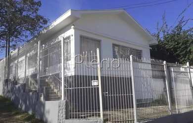 Imagem: A casa possui 3 Dormitórios, 2 Banheiros, 3 Vagas na garagem