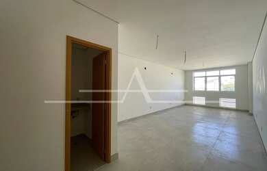 Imagem: O depósito possui 1 Vaga na garagem, 36m² de Área e está