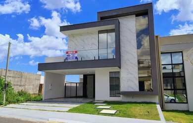 Imagem: A casa em condomínio possui 5 Dormitórios, 5 Banheiros, 4