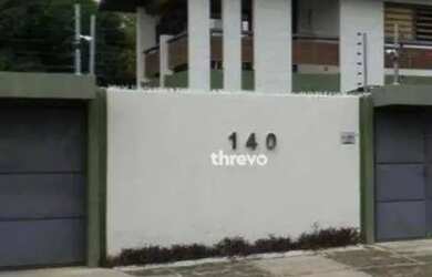 Imagem: A casa possui 4 Dormitórios, 5 Banheiros, 2 Vagas na garagem