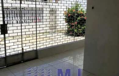 Imagem: A casa possui 3 Dormitórios, 2 Banheiros, 1 Vaga na garagem