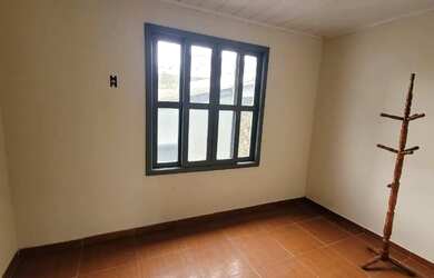 Imagem 4: Casa a venda na área central, próximo ao Posto Santa Rita, em Paranaguá