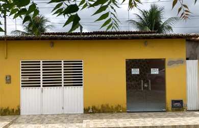 Imagem: A casa possui 3 Dormitórios, 2 Banheiros, 1 Vaga na garagem