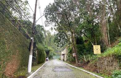 Imagem: O terreno possui 1260m² de Área e está localizado em Freguesia