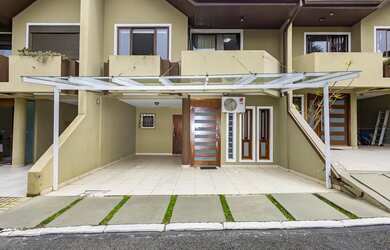 Imagem: A casa em condomínio possui 3 Dormitórios, 3 Banheiros, 2