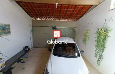 Imagem: A casa à venda possui 2 Dormitórios, 1 Banheiro e 90m² de