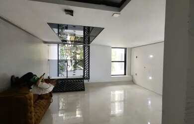 Imagem: O depósito possui 1 Vaga na garagem e 44m² de Área e está