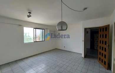 Imagem: O apartamento possui 3 Dormitórios, 1 Banheiro, 1 Vaga na garagem