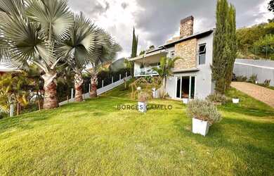 Imagem: A casa em condomínio possui 4 Dormitórios, 5 Banheiros, 5