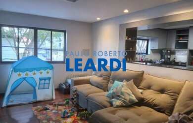 Imagem: O depósito possui 3 Vagas na garagem, 520m² de Área e está