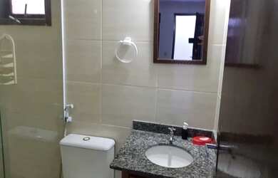 Imagem: A casa em condomínio possui 3 Dormitórios, 1 Banheiro, 2 Vagas