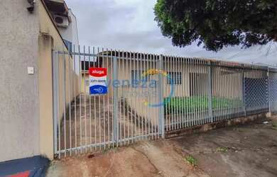 Imagem: A casa possui 2 Dormitórios, 1 Banheiro, 1 Vaga na garagem