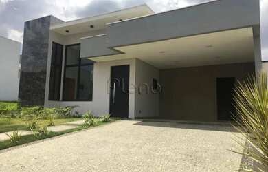 Imagem: A casa em condomínio possui 3 Dormitórios, 1 Banheiro, 4 Vagas