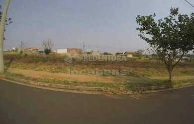 Imagem: O terreno possui 200m² de Área e está localizado em São