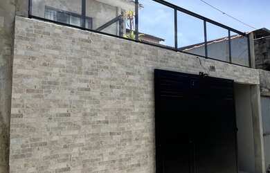 Imagem: A casa possui 2 Dormitórios, 2 Banheiros, 1 Vaga na garagem