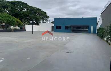 Imagem: O depósito possui 5 Vagas na garagem e 150m² de Área e está